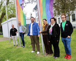 Fahnenhissung zum IDAHOBIT